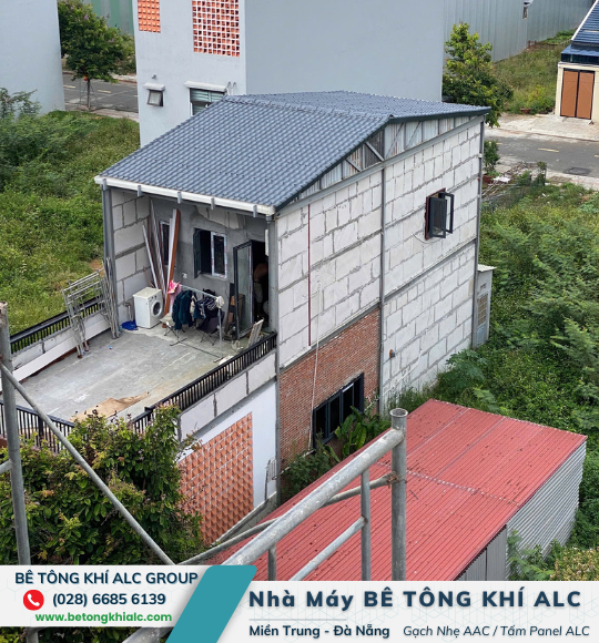 xây nhà bằng bê tông nhẹ hiện đại 2